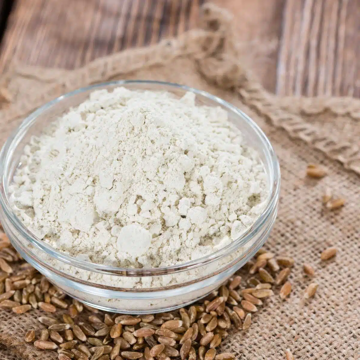 A bowl filled with spelt flour.