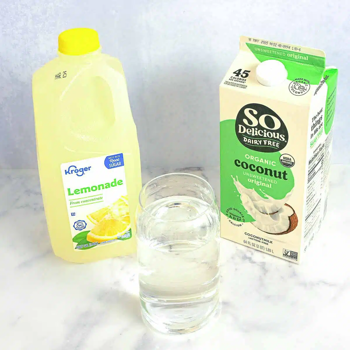The three refresher mixing options (water, lemonade, and coconut milk).